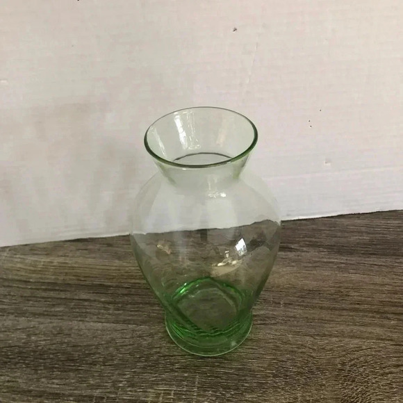 Vtg Lime Green  Vase - Picture 2 of 7